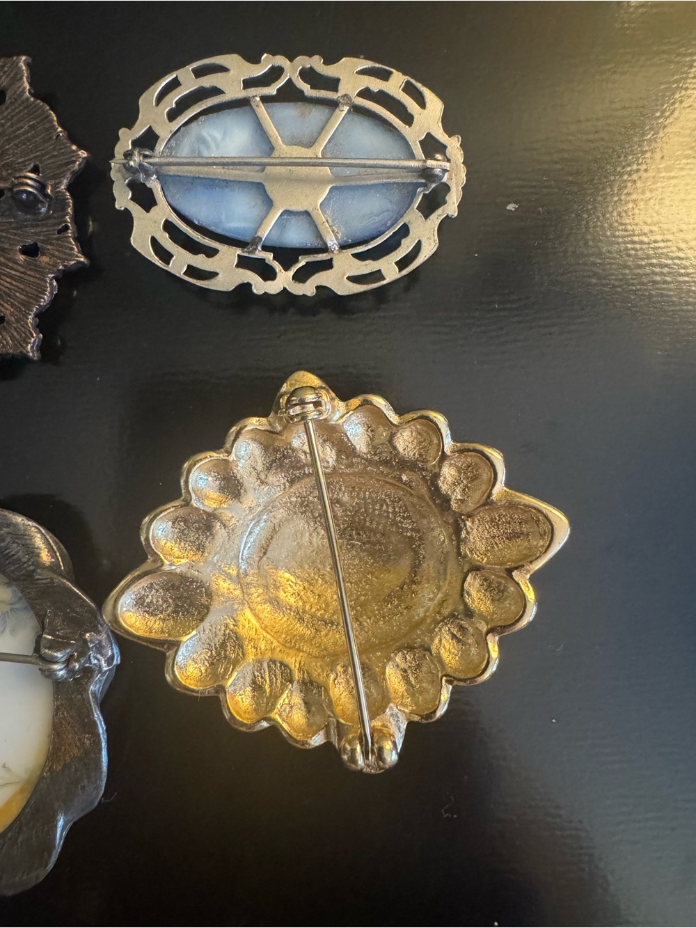 Vintage Brooch Lot – 9 Pieces – Rhinestone, Enamel, Porcelain, Statement Pins - Picture 8 of 16